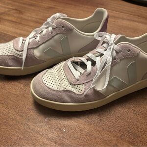 Veja Women's Gravel/Menthol/Parme Size EU 41 US 10 in excellent used condition